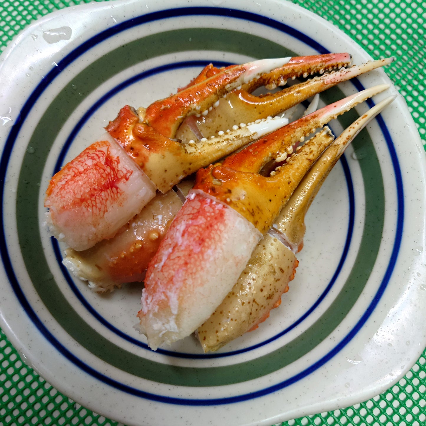 ズワイガニ爪 1kg 26/30 粒揃い 殻付筋目入り