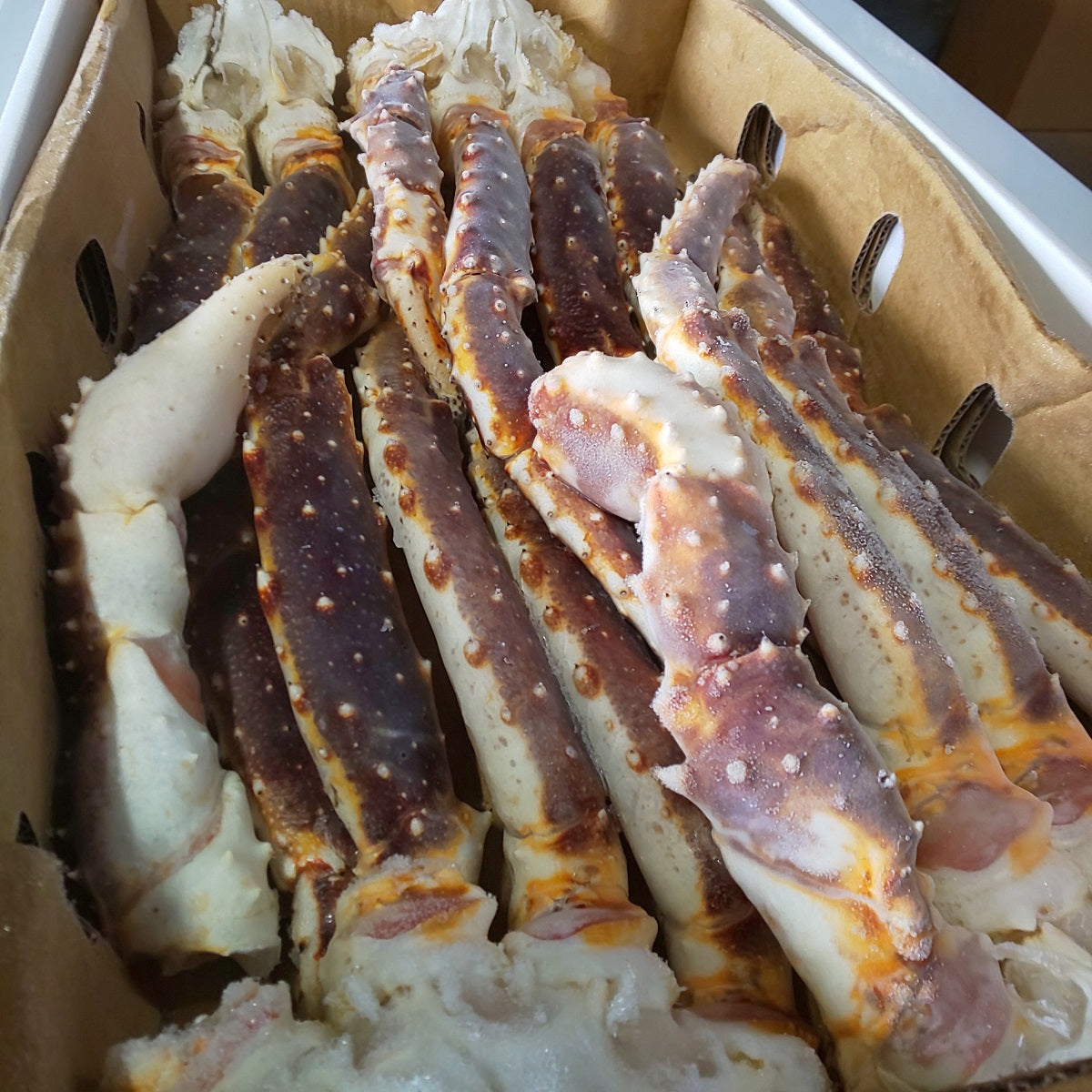 生冷凍タラバガニ 殻付 5L 約3肩 3kg 化粧箱入り
