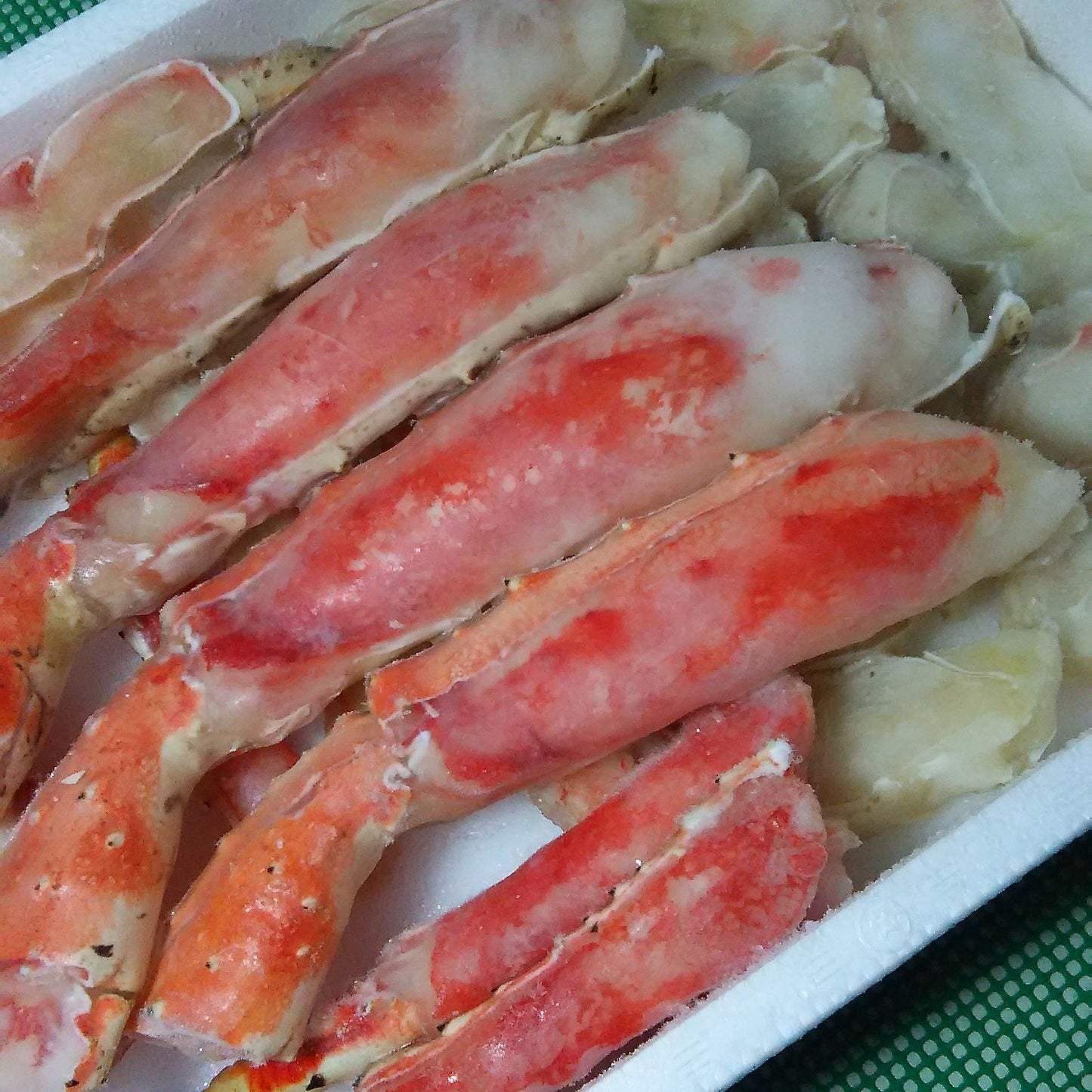 【解凍だけで食べられる】ボイルタラバガニ ハーフポーション1kg｜ロシア産5Lサイズ・化粧箱入り｜ギフト・贈答に大人気